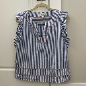 Vineyard stripe flutter sleeve top Size M
